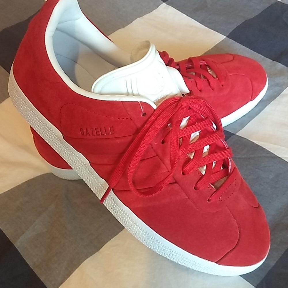 NWT Adidas Gazelle Red&White Men's 7, suede